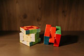 Casse-tête métal : anneaux, chaînes et puzzles en acier